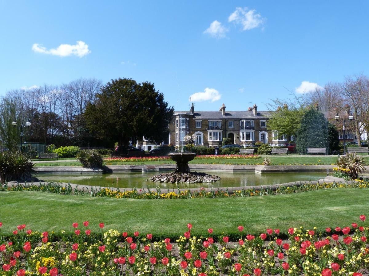 Southend Central Hotel - Close To Beach, City Centre, Train Station & Southend Airport Exterior photo